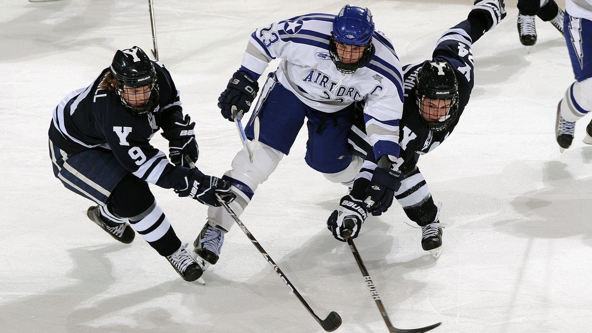 马拉松赛事参赛选手爆满，马拉松项目参赛者须在比赛当年年满多少岁